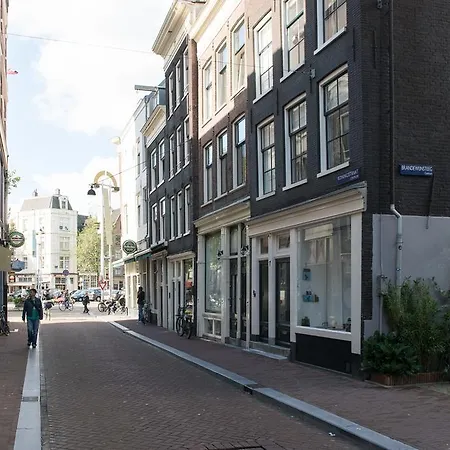 بيت ضيافة الفنان امستردام 4*